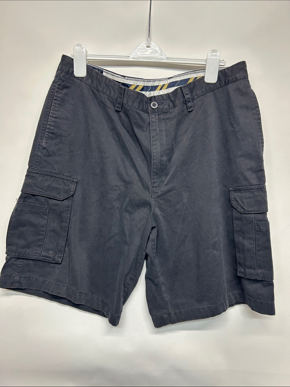 Izod men’s size 38 Chino navy blue shorts 100% cotton